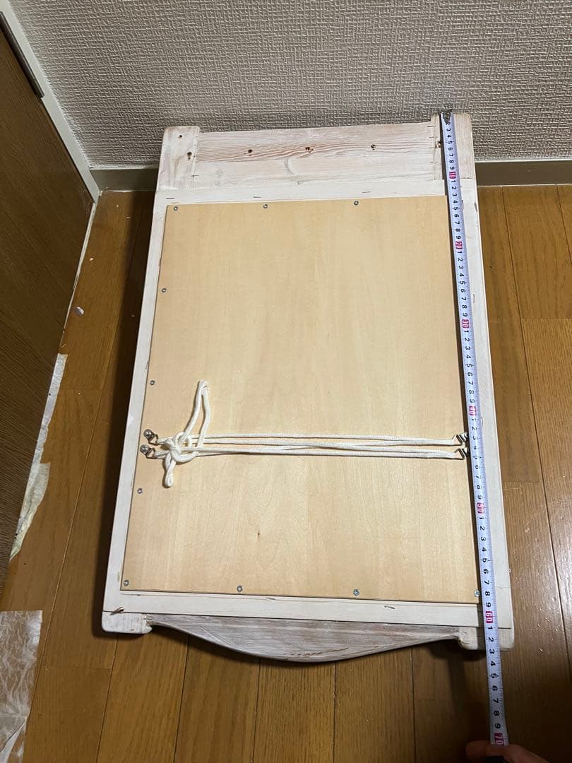 アンティーク風　壁掛けミラー ウッドフレーム窓枠デザイン