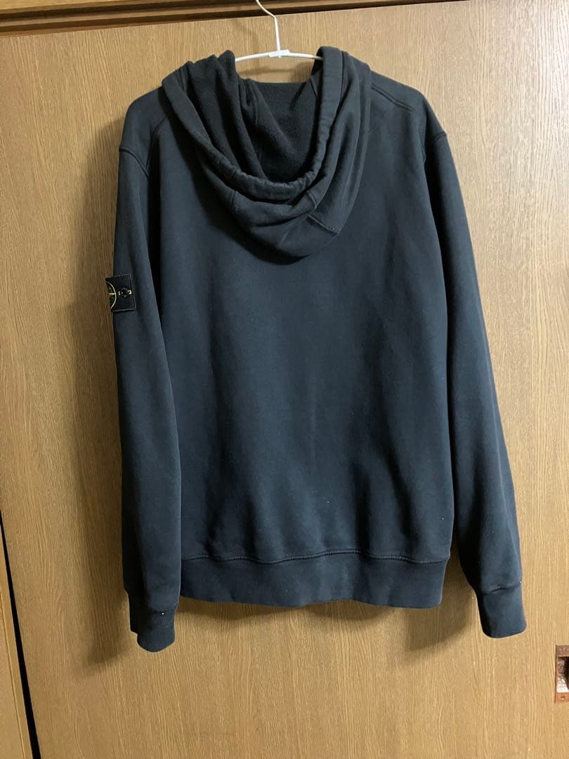 Stone  ブラック フルジップパーカー　しゅーうと