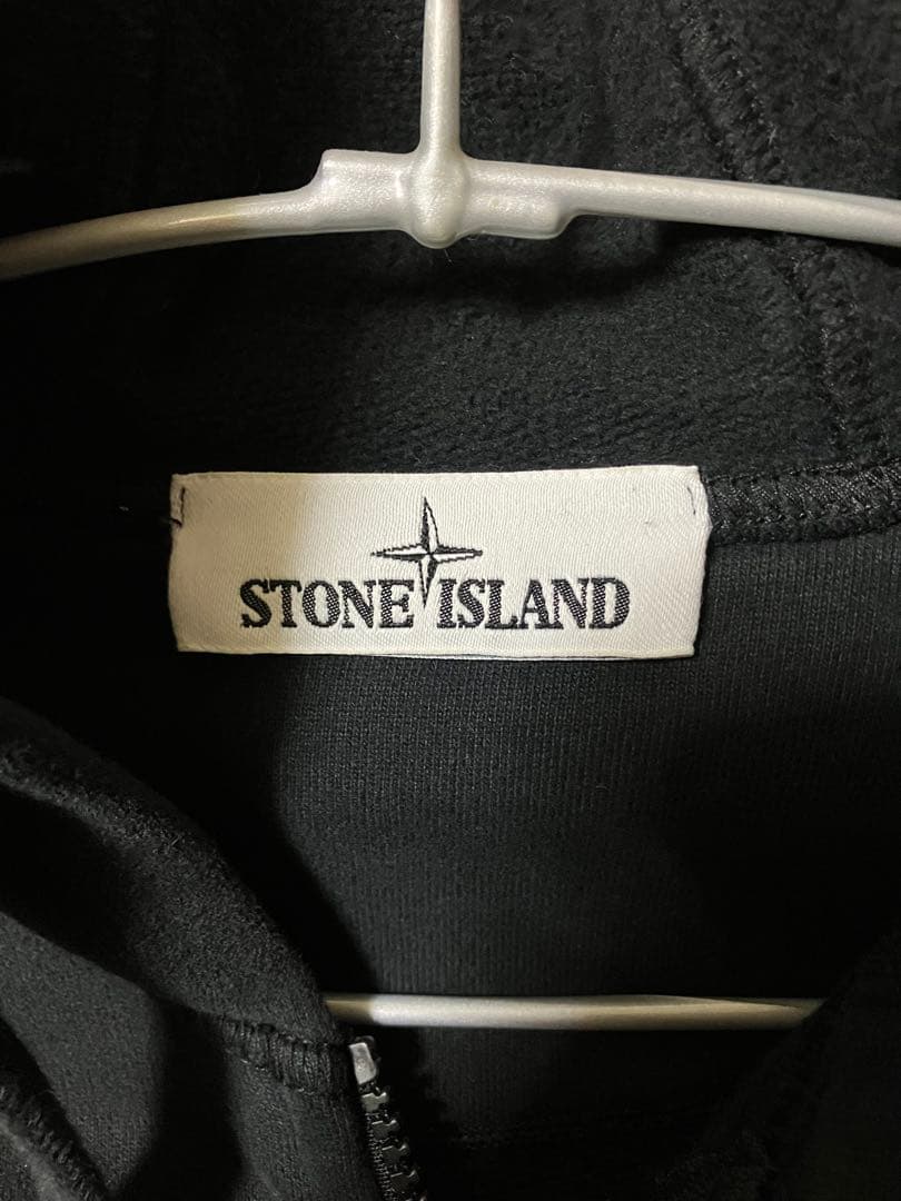 Stone  ブラック フルジップパーカー　しゅーうと