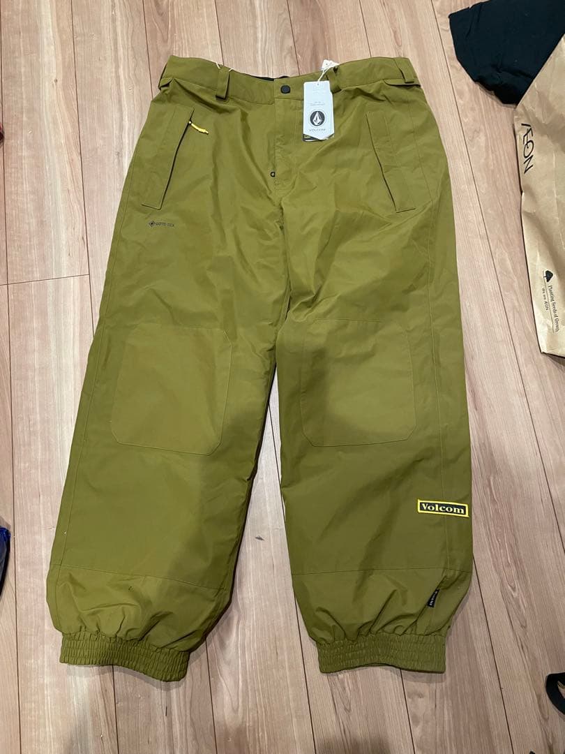 ボルコム　ゴアテックス XXL パンツ