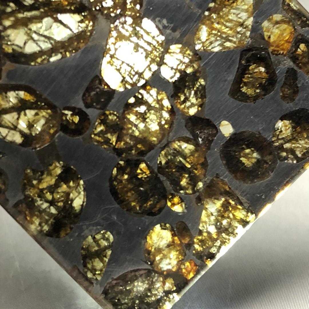 R*y様 パラサイト隕石 隕石　石鉄隕石　セリコ隕石 美品　重さ約7ｇ　ケース付