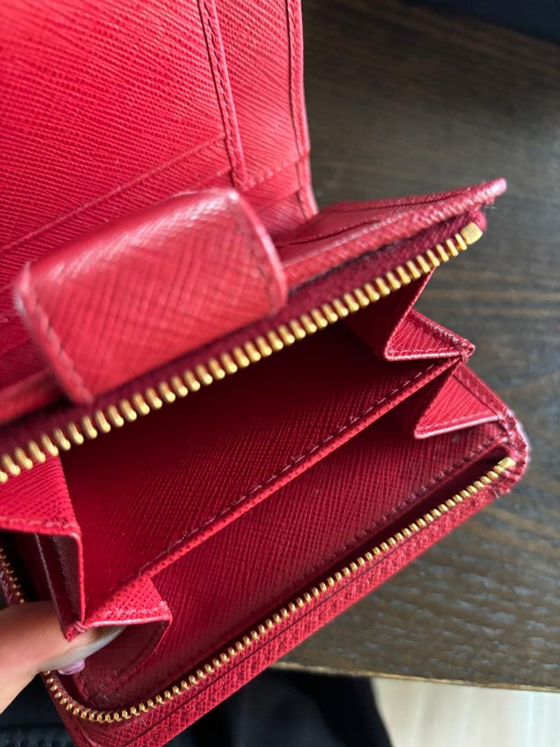 prada プラダ 財布
