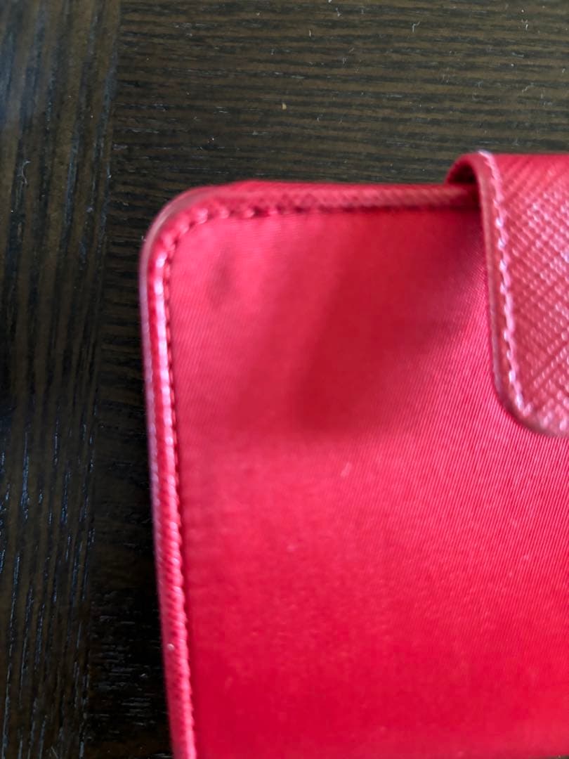 prada プラダ 財布