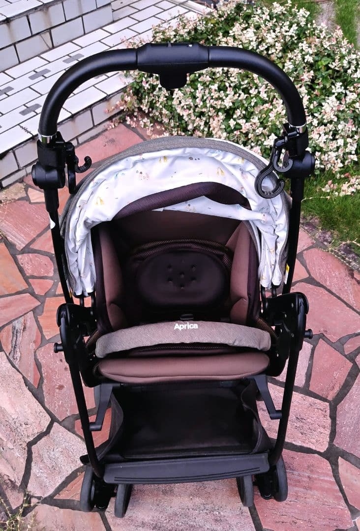 【美品・超軽量】アップリカ　ルンルンコンパクト　アニマルカーキ　限定モデル