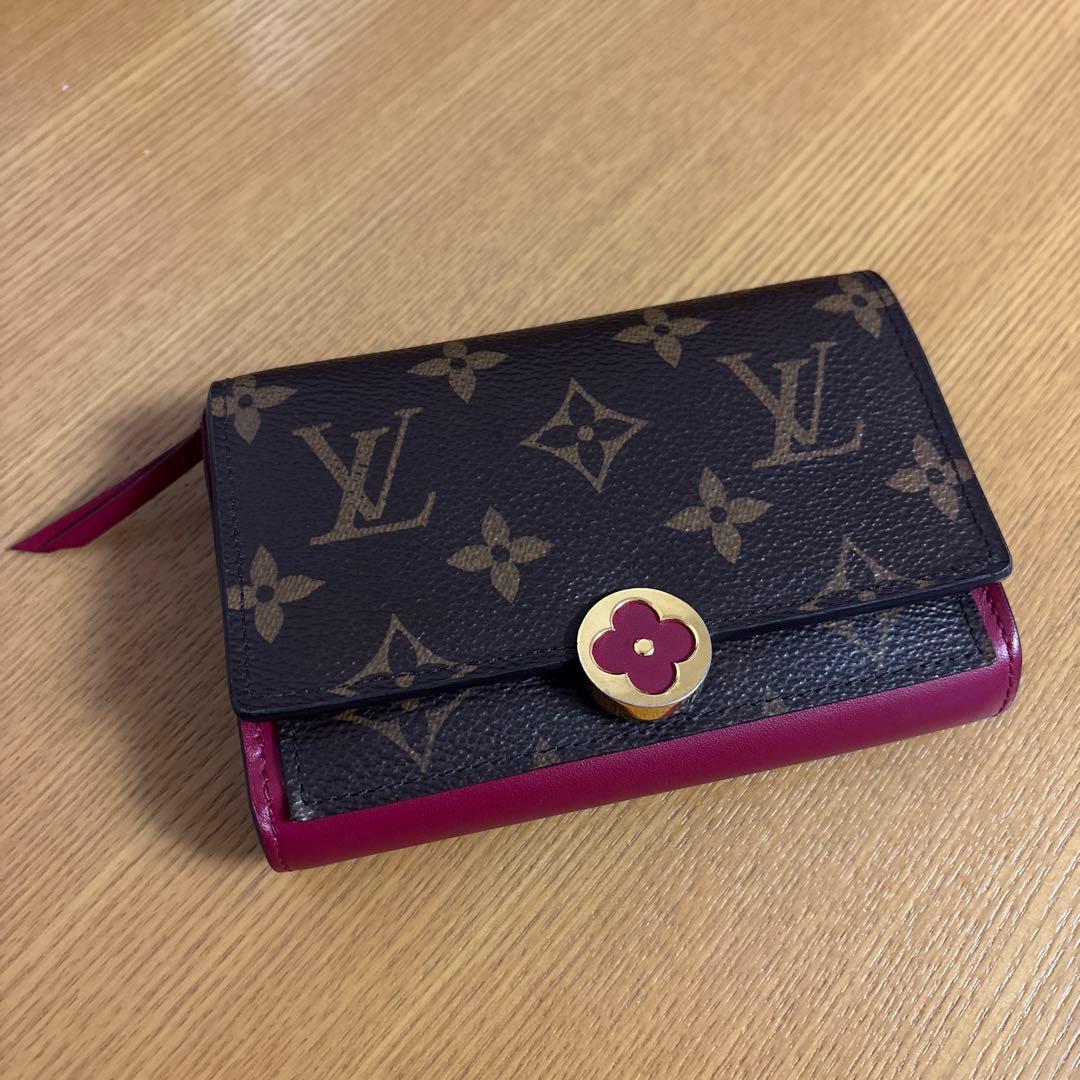 Louis Vuitton 二つ折り財布 ポルトルォイユフロールコンパクト