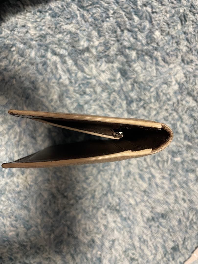 ベージュ レザー 長財布 カードポケット付き