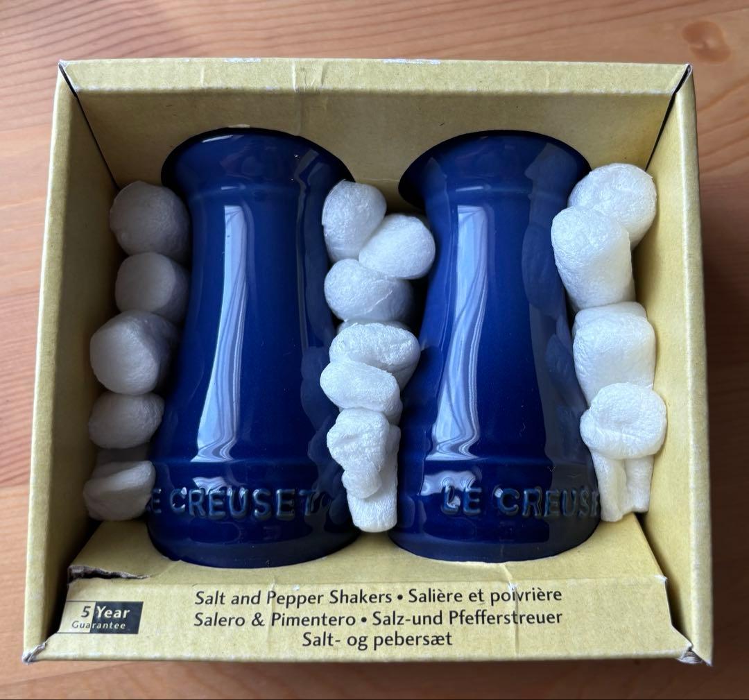 LE CREUSET Salt and Pepper Shakers 日本未発売