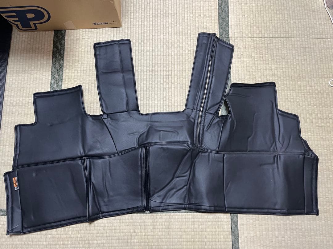 ハイエース　S-GL用　エンジンルームカバー　UI Vehicle