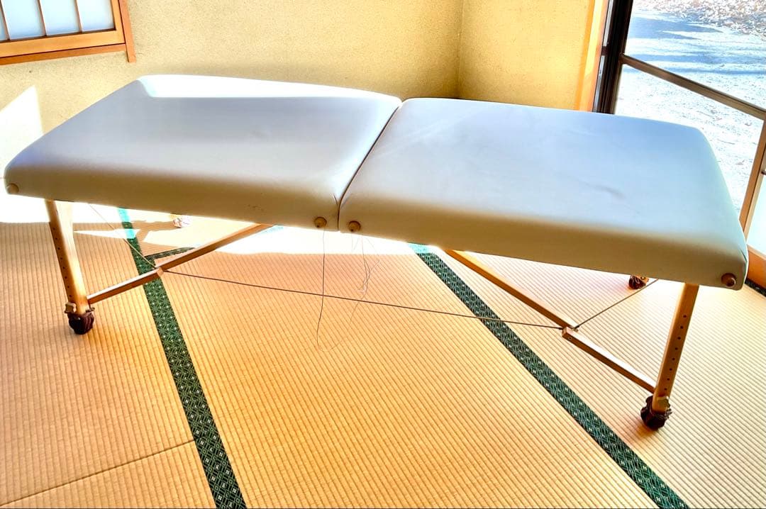 Inner Strength massage インナーストレングステーブルベッド