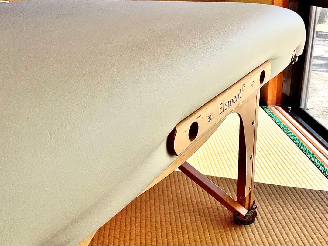 Inner Strength massage インナーストレングステーブルベッド