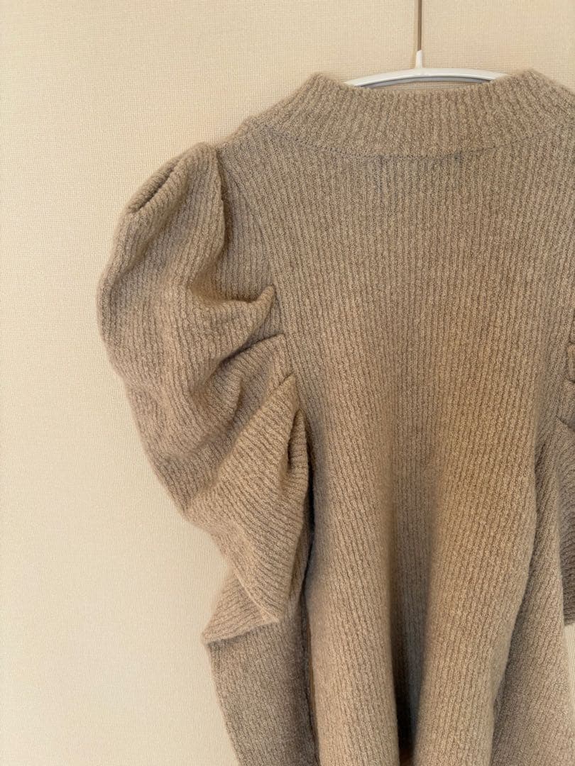 SEVENTEN by MIHO KAWAHITOブークレパワーショルダーニット