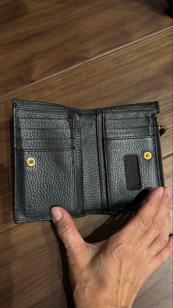 Gucci ブラックレザー 二つ折り財布