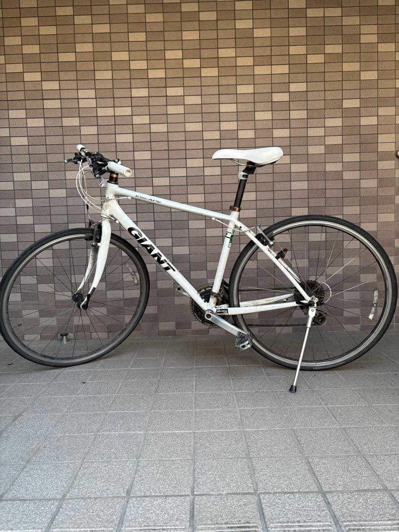 GIANT クロスバイク ホワイト 直接引渡し