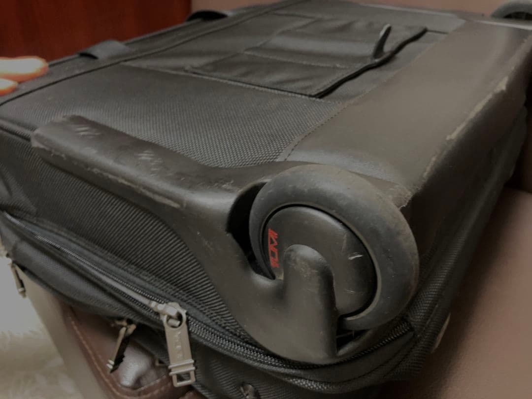 TUMI ブラック キャリーケース 261040D4