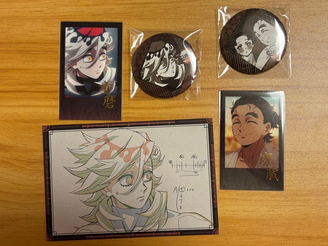 お楽しみくじ　童磨　チェキ風　缶バッジ　鬼滅の刃