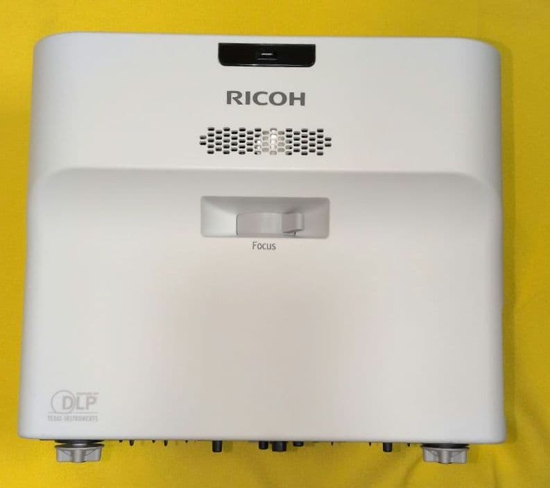 た*け様 RICOH プロジェクター PJ WX 4152 NI　ミラー反射式超
