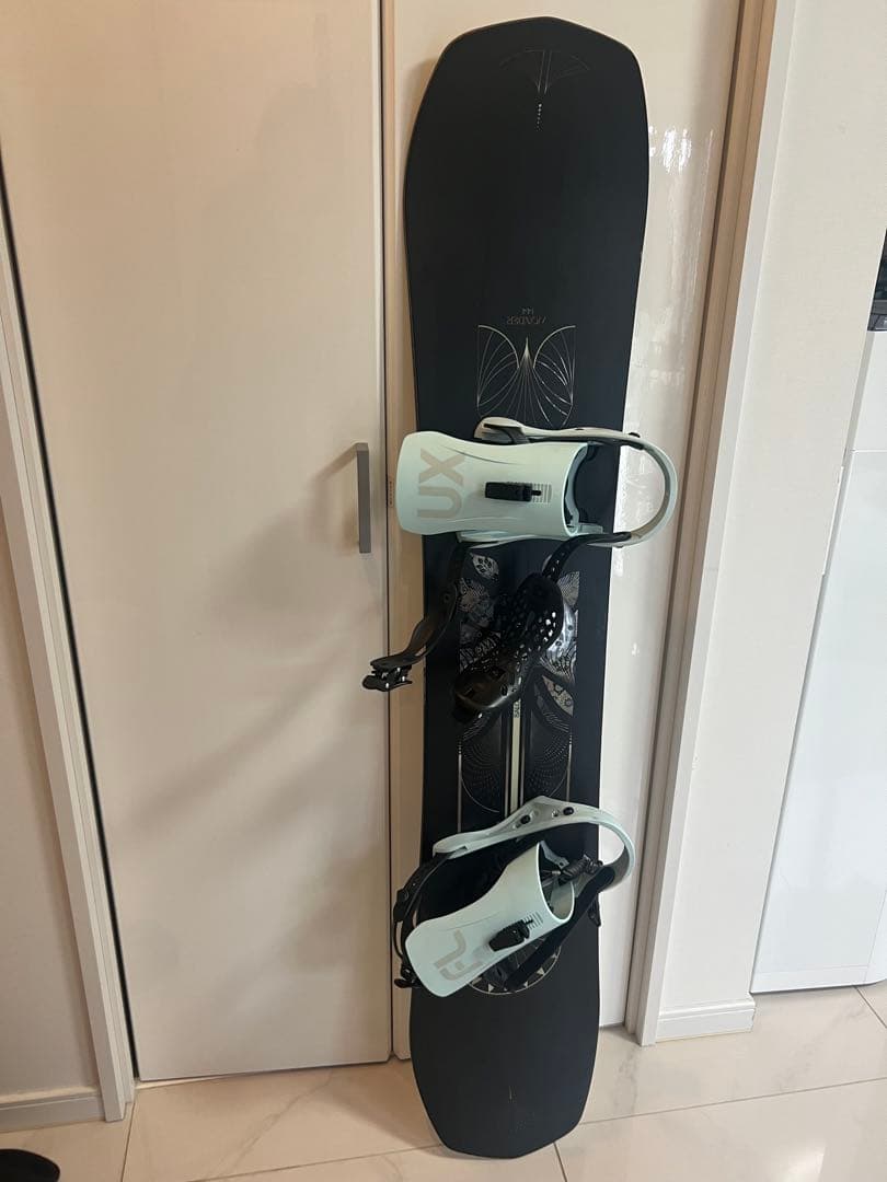 SALOMON『超美品』 スノーボード Assassin FXビンディング付き