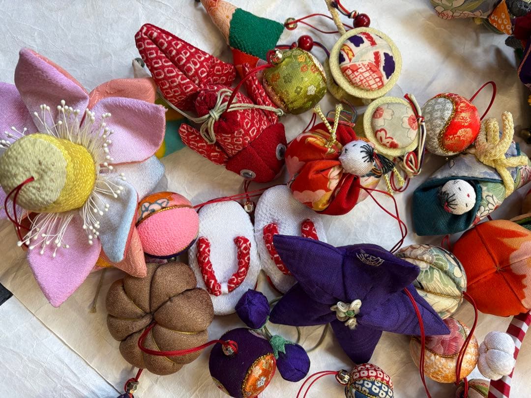 さげもん　雛飾り　お雛様　吊るし飾り　一点物　ハンドメイド　正絹　縮緬細工　鞠