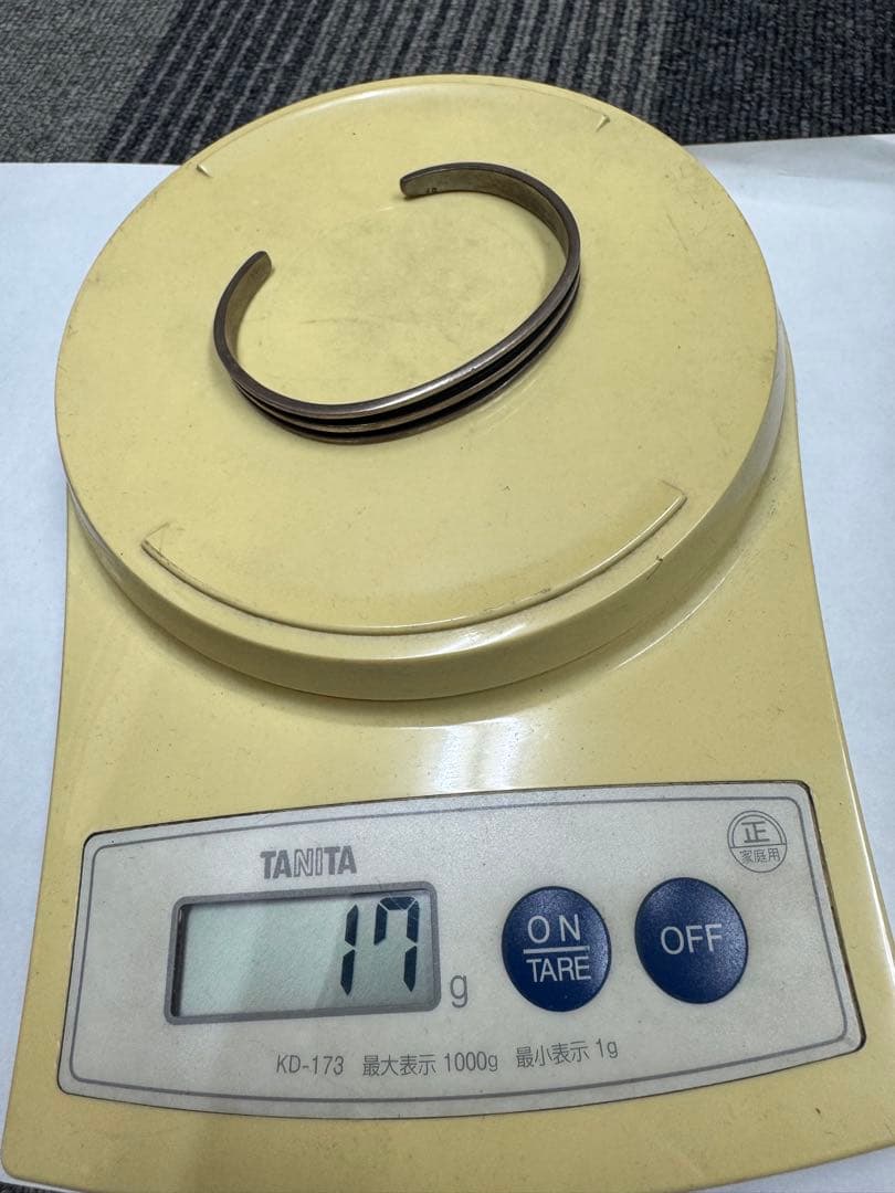 ナバホ族 TOM HAWK MALONEY インディアンジュエリー