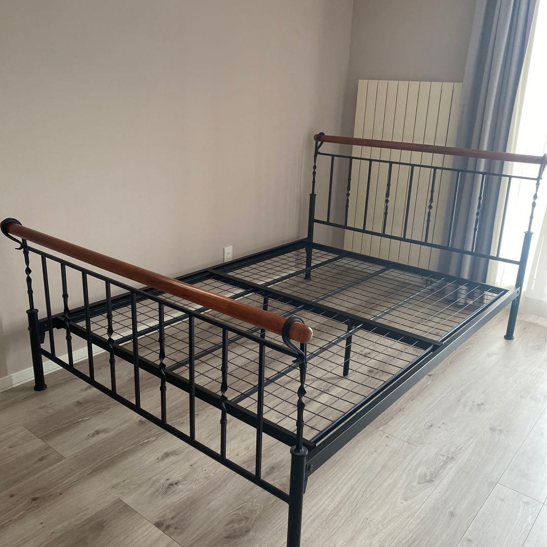 アイアン　ダブルベッド　フレーム 海外風　200 140