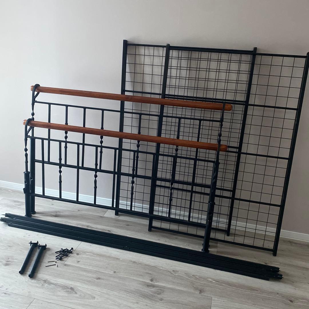 アイアン　ダブルベッド　フレーム 海外風　200 140