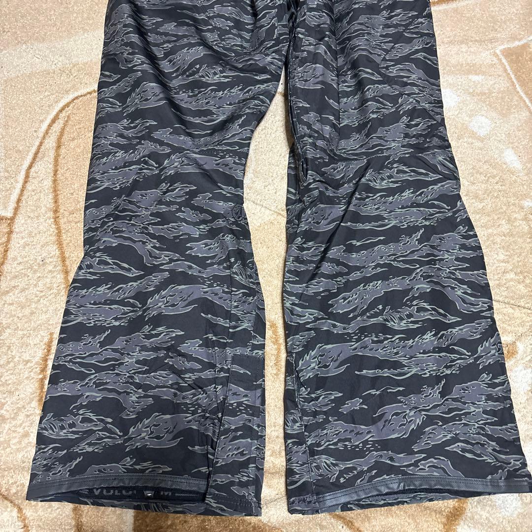 VOLCOM ボルコム　GORE-TEX スノーボードパンツ　メンズM