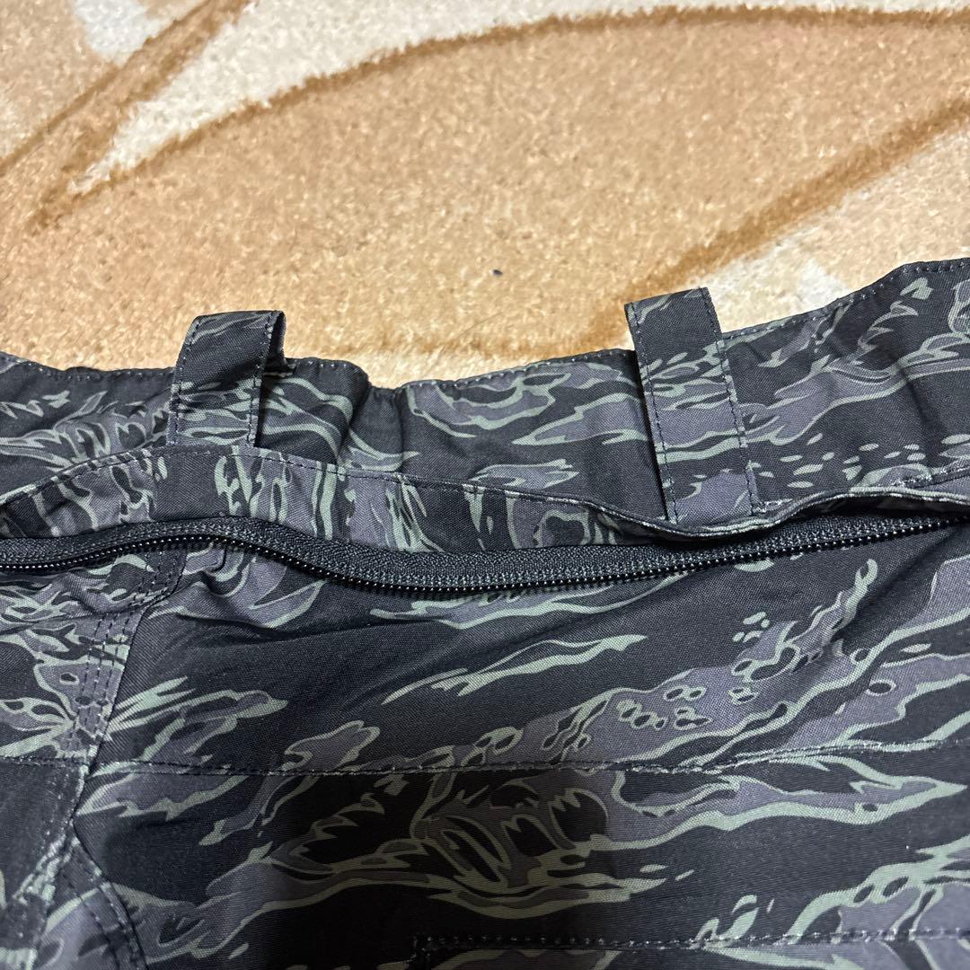 VOLCOM ボルコム　GORE-TEX スノーボードパンツ　メンズM