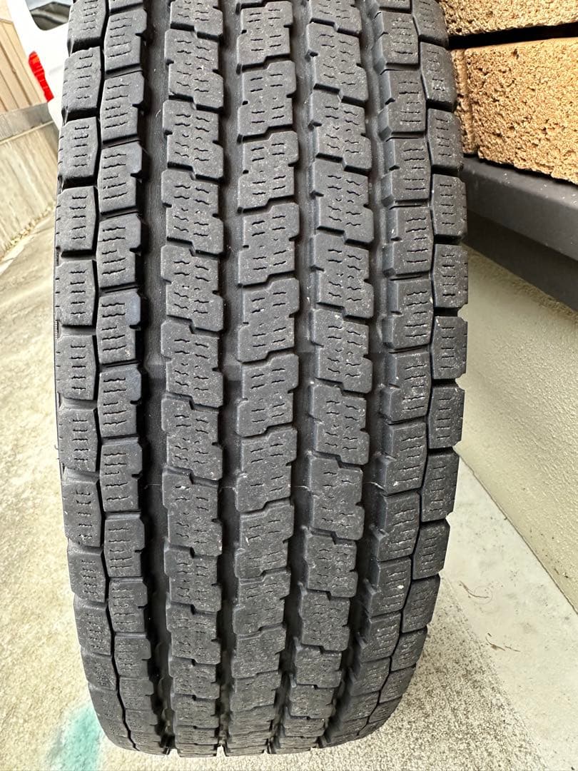 スタッドレス195/80R15 2021年107/105L LT 　4本セット