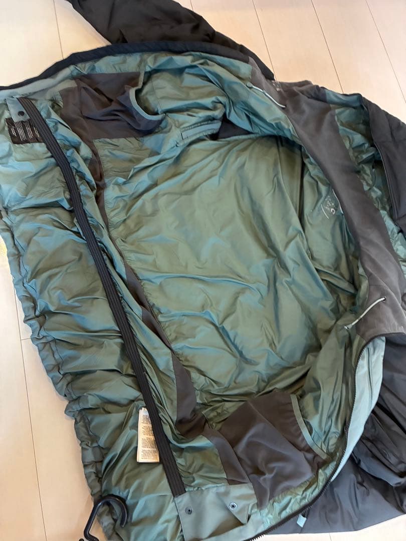 マウンテンハードウェア ダウンジャケット スノーボード Ｍサイズ