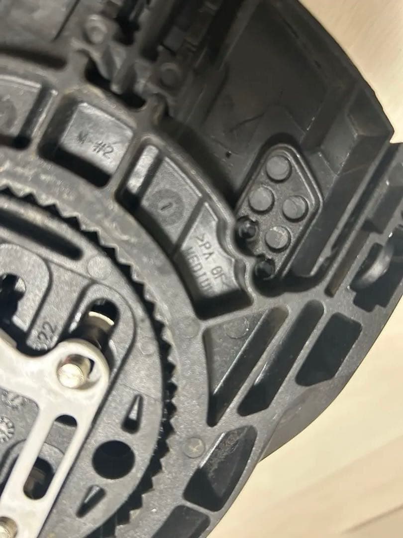 美品　Salomon スノーボード ビンディング M