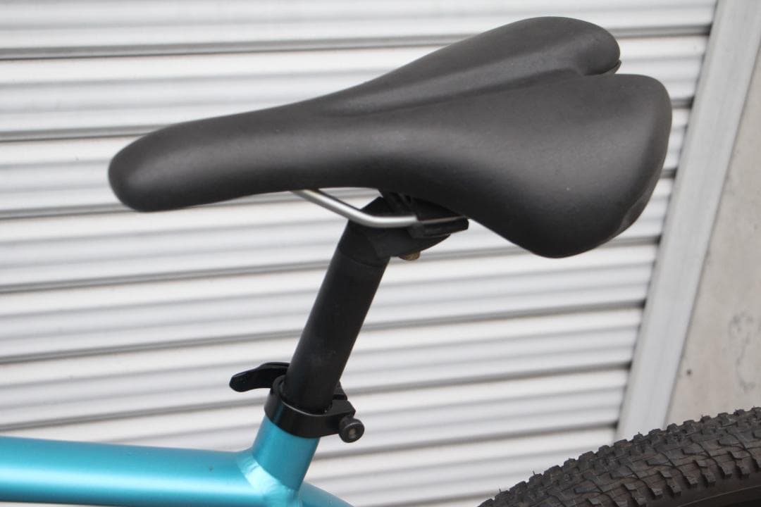 引き取り限定♪ジャイアント♪グラビエ♪ブロックタイヤでオフロードも走れます♪