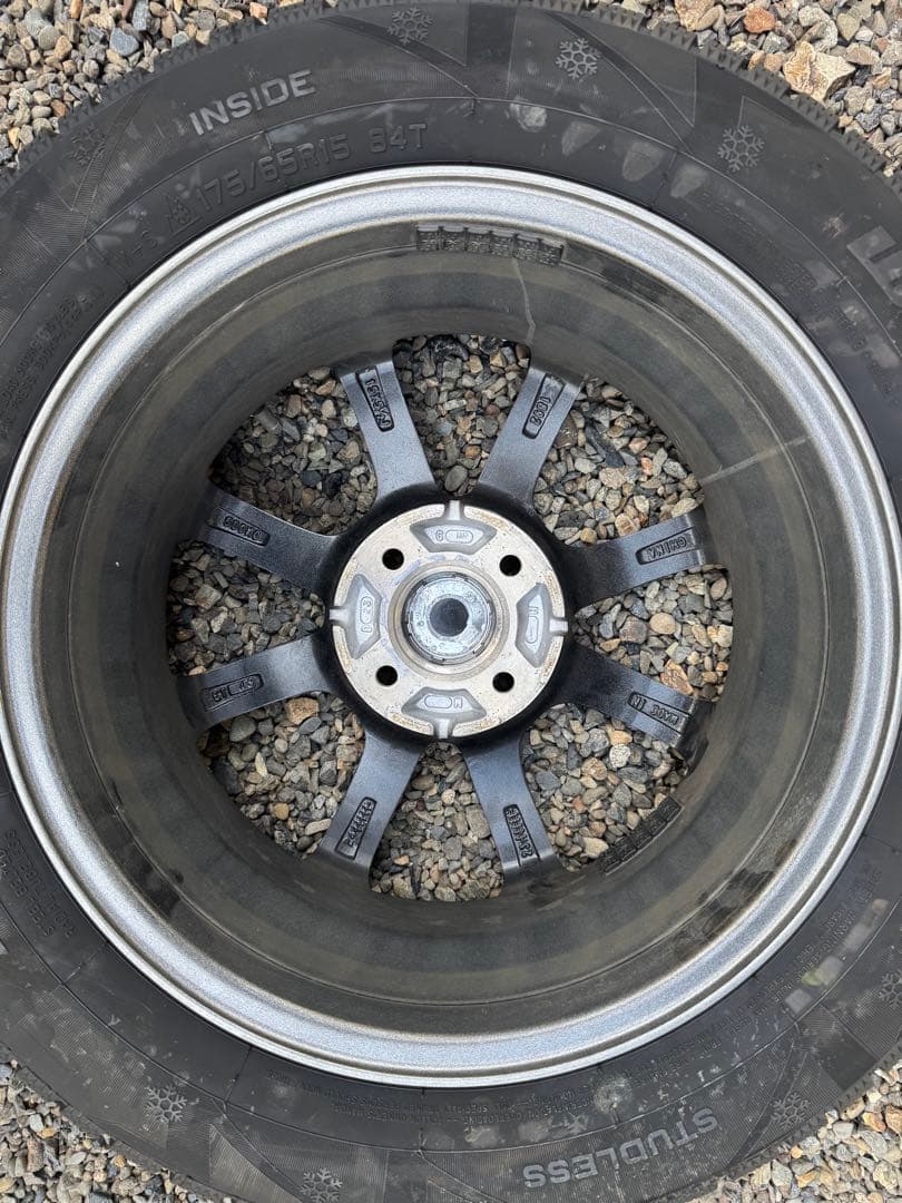 【2024年製！バリ溝】175/65R15 スタッドレス HIFLY 4本セット