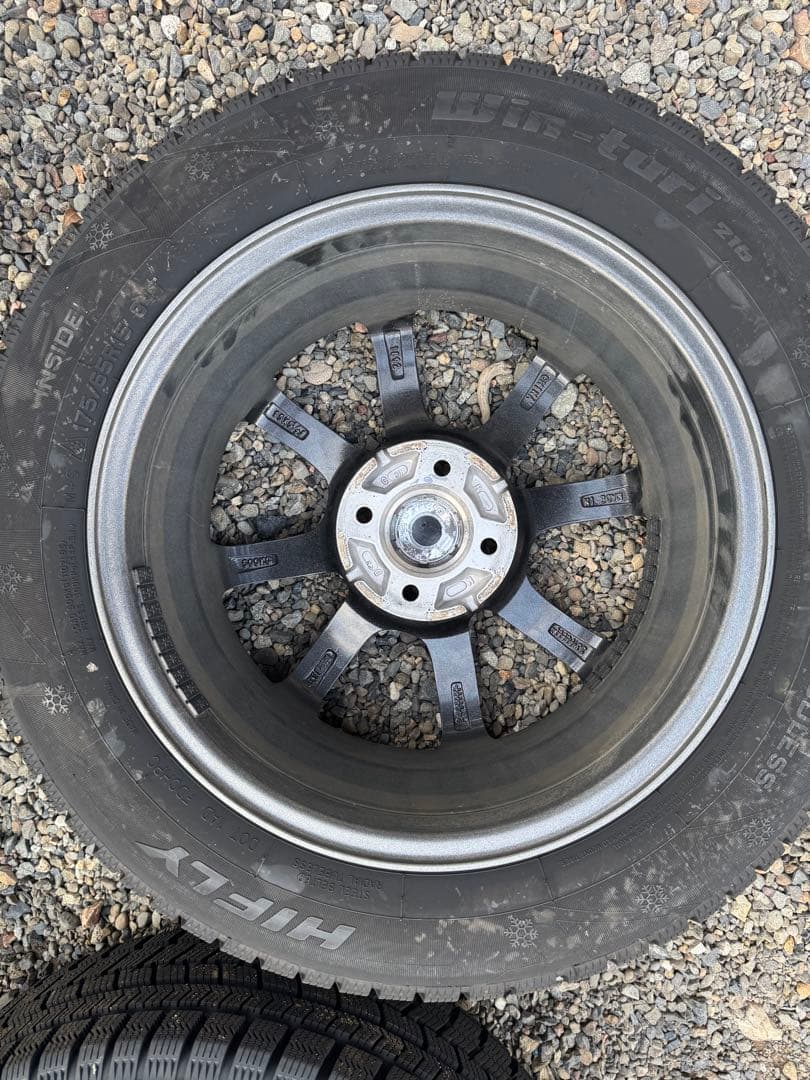 【2024年製！バリ溝】175/65R15 スタッドレス HIFLY 4本セット