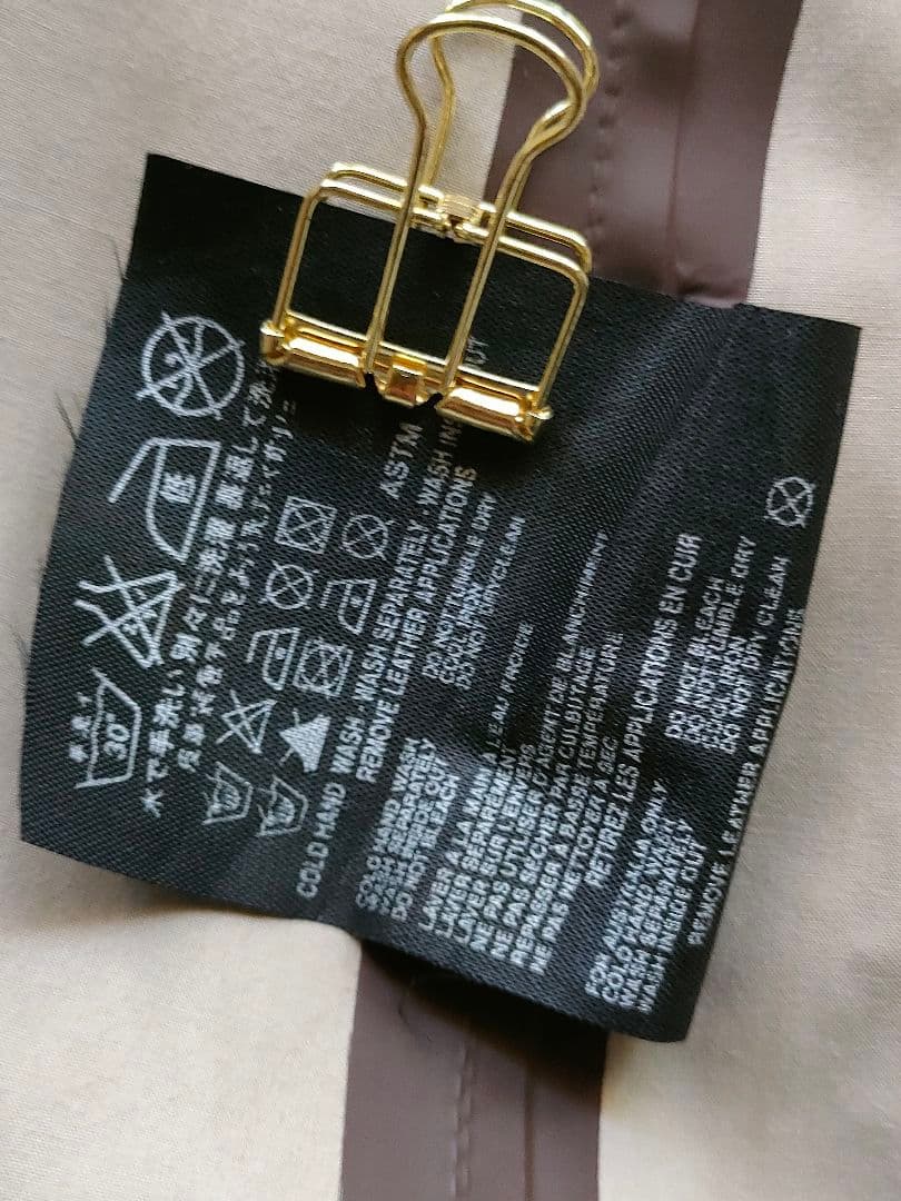 PRADA 黒 ひざ丈スカート