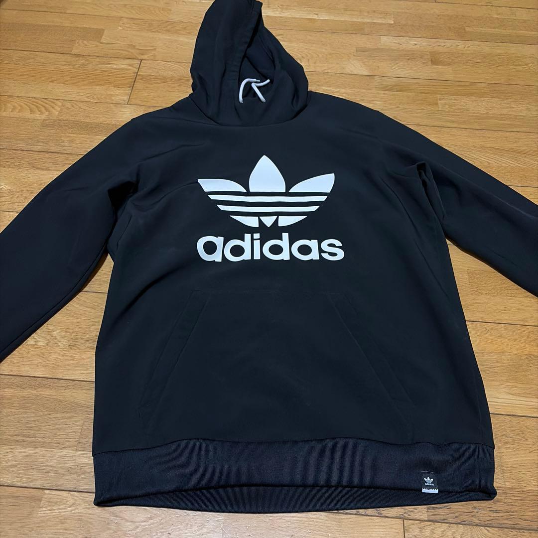 adidas フーディとパンツ セット