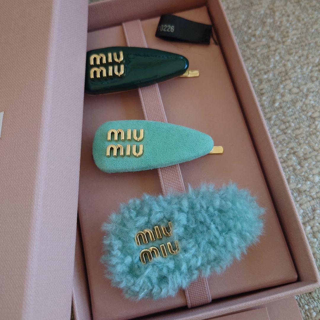 ミュウミュウ　新品正規品　レザー☓スエード☓シアリング　ヘアークリップセット