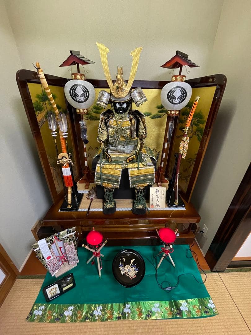 五月人形　着用鎧　飾台付　引き取りのみ