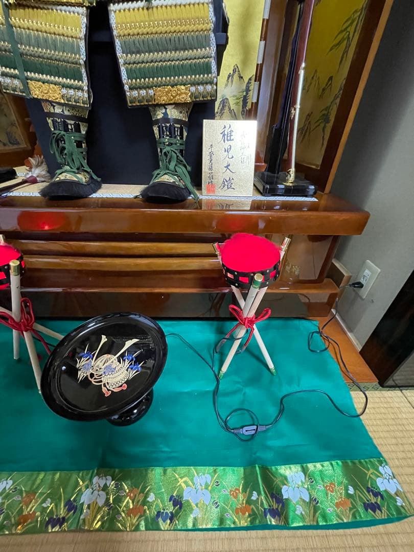 五月人形　着用鎧　飾台付　引き取りのみ