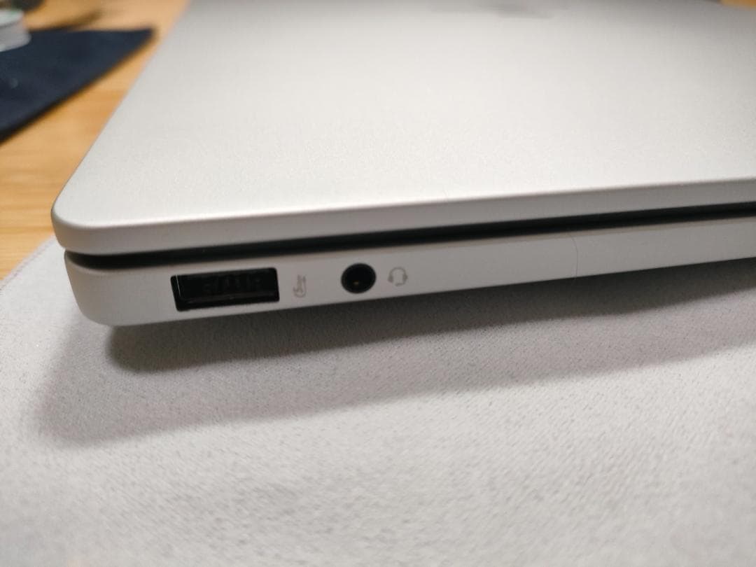 HP OmniBook 7 14 Ultra 7 、32GB、 1TB