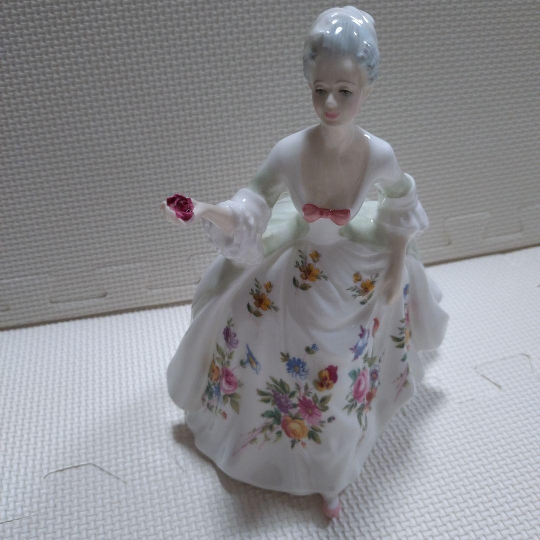 ロイヤルドルトン　ダイアナ　フィギュア