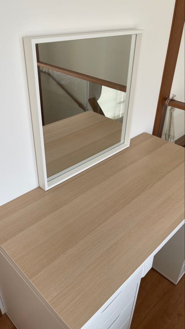 ホワイト木製ドレッサー・鏡台　IKEA