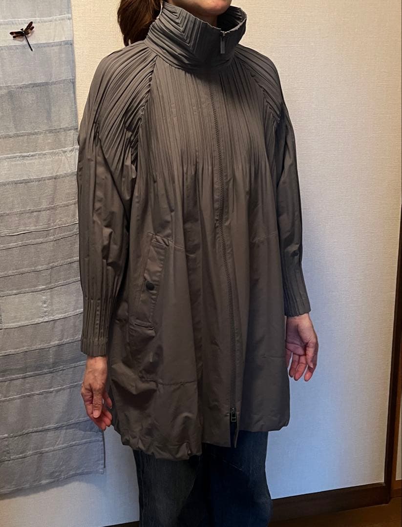 プリーツプリーズ　ロングコート