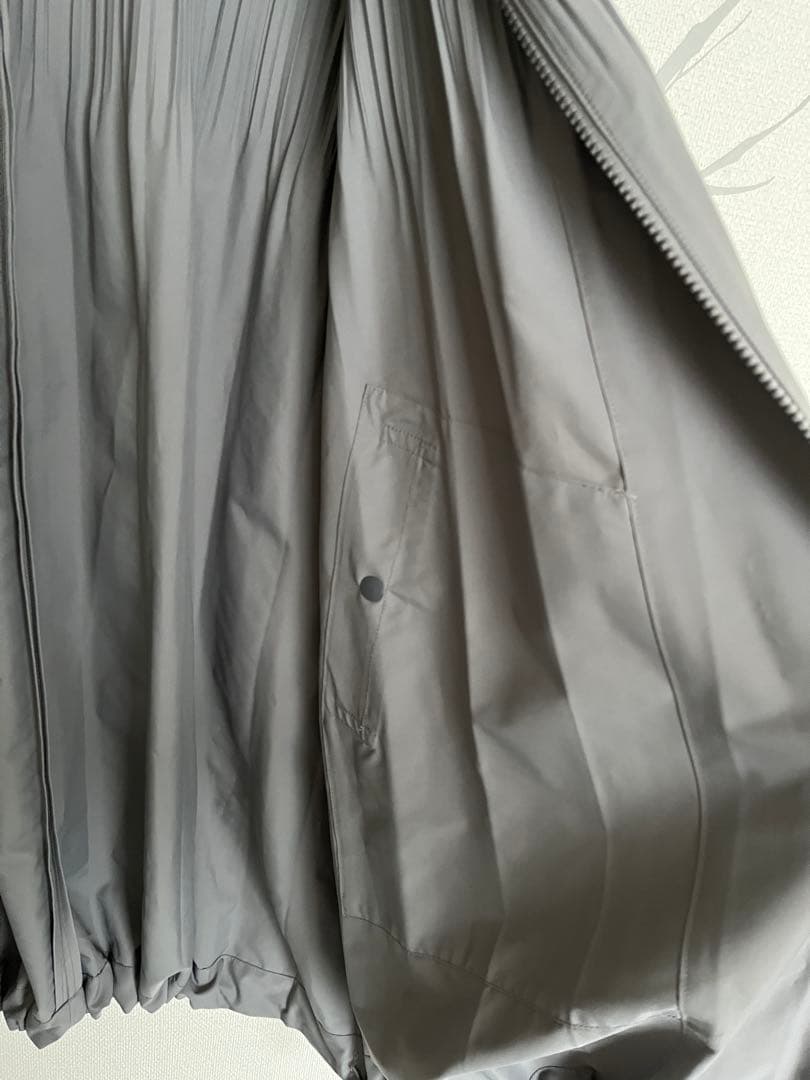 プリーツプリーズ　ロングコート