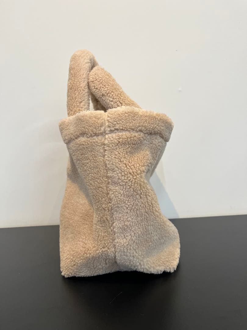 プラダノベルティバック　ベージュ