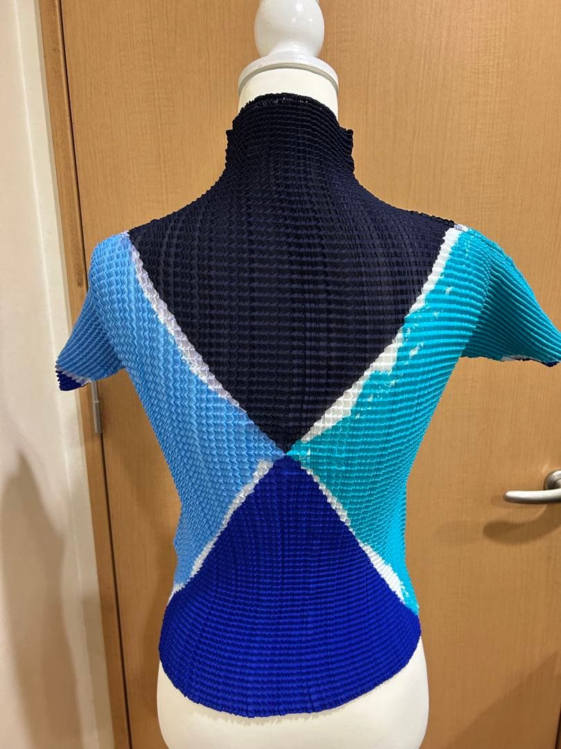 ⭐️イッセイミヤケブラウスブルー系極美品⭐️