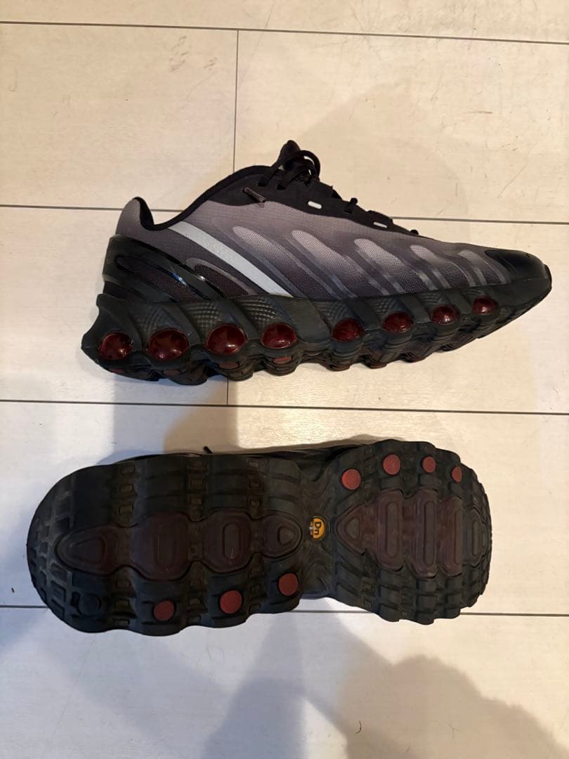 NIKE AirMax DN8 ブラックジムレッド