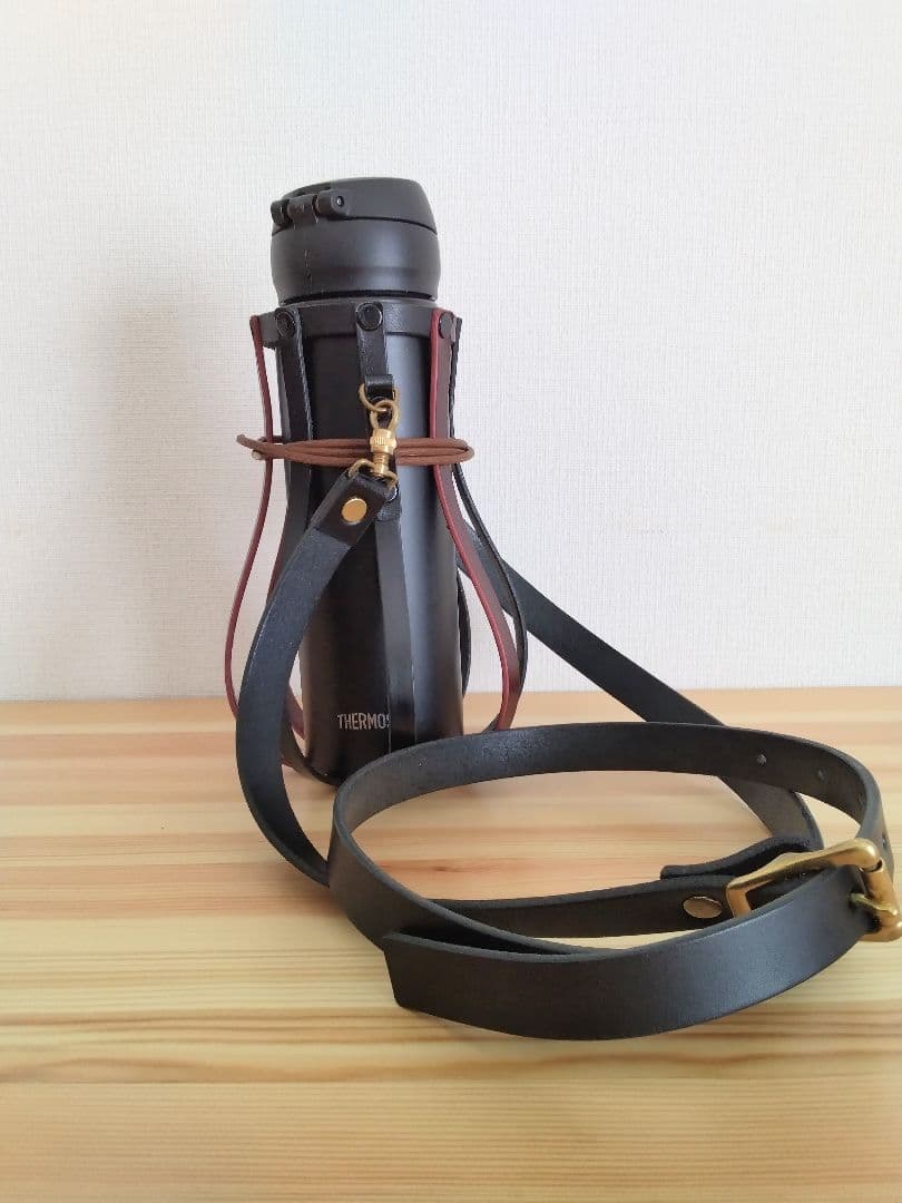 革製水筒ホルダー　ハンドメイド　500ml用
