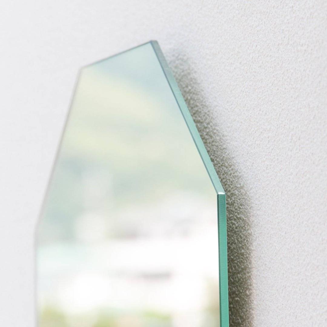 オシャレな貼れる姿見鏡、全身が映る