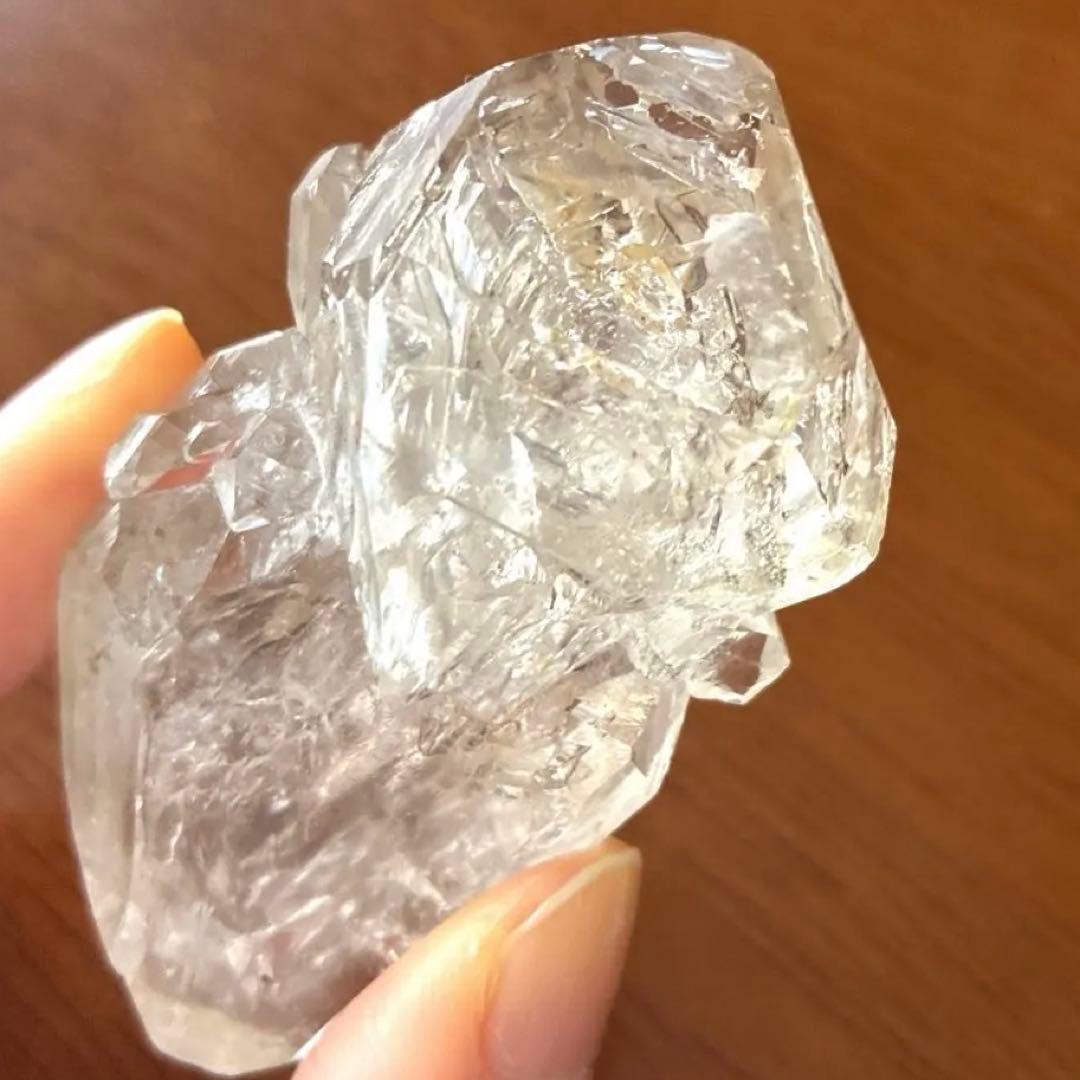 モリオンクラスター（母岩付き）原石　エレスチャルスケルタルクォーツ(骸骨水晶)