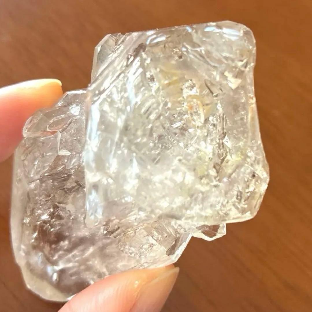 モリオンクラスター（母岩付き）原石　エレスチャルスケルタルクォーツ(骸骨水晶)